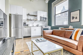 Loop 1BR w Lounge Rooftop nr Art Institute CHI-103